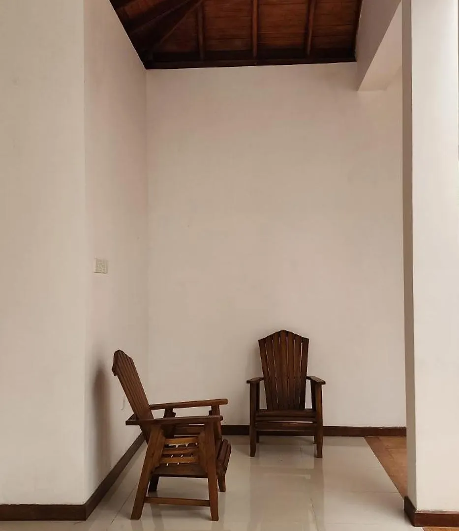 The Escape, Minuwangoda